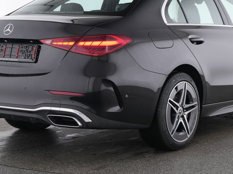 Mercedes-Benz C 300 e - 7
